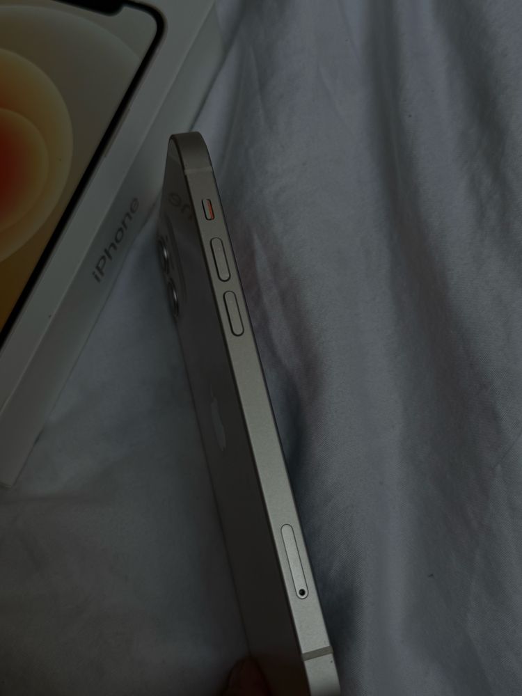 iPhone 12 128GB kolor biały