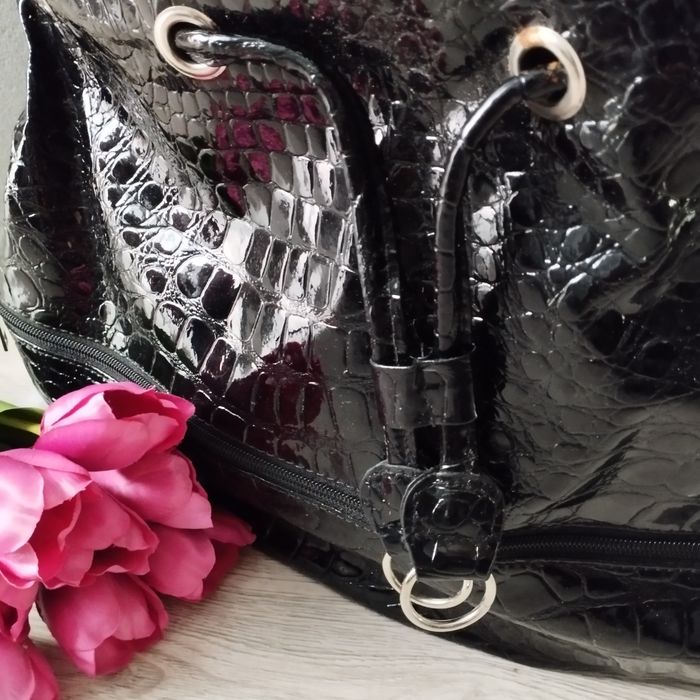 Torebka damska lakierowana czarna nowa r a4