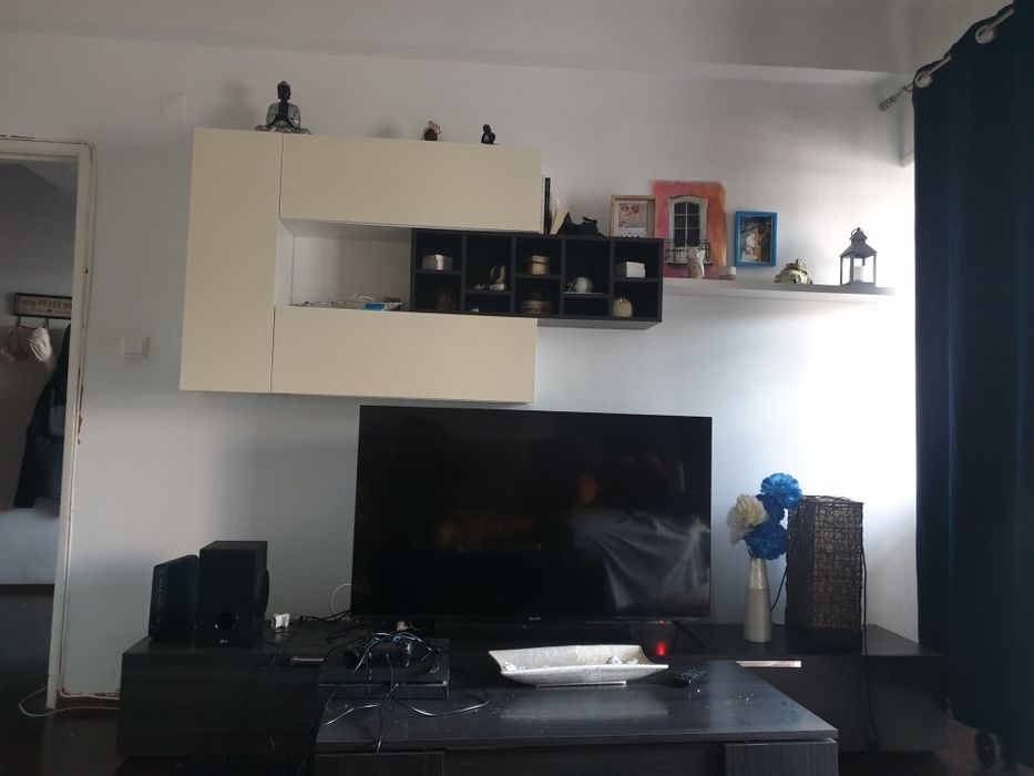 Móvel completo + a mesa do meio