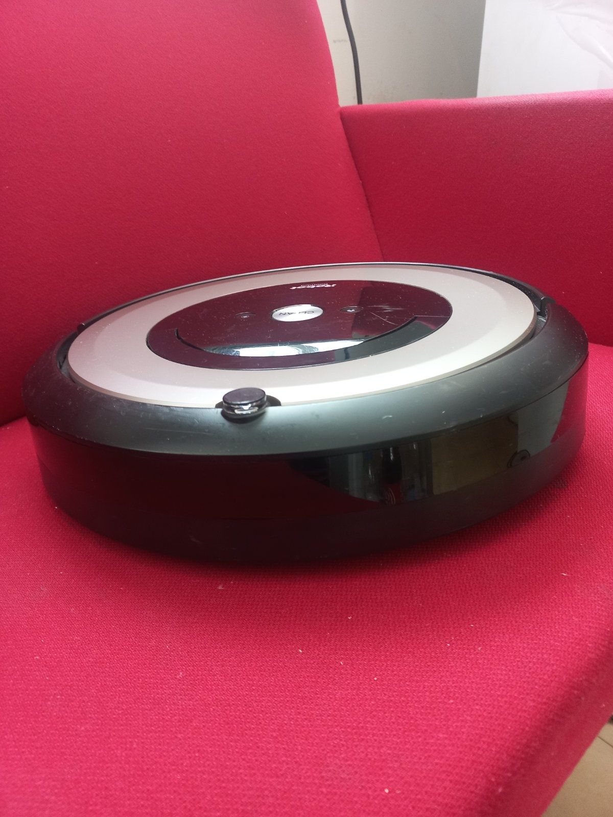 Робот-пилосос iRobot Roomba e6