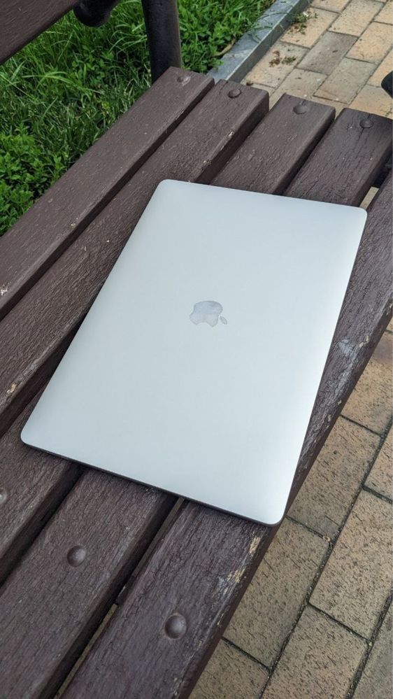 MacBook Pro 15” i7/16/1TB Radeon 4Gb