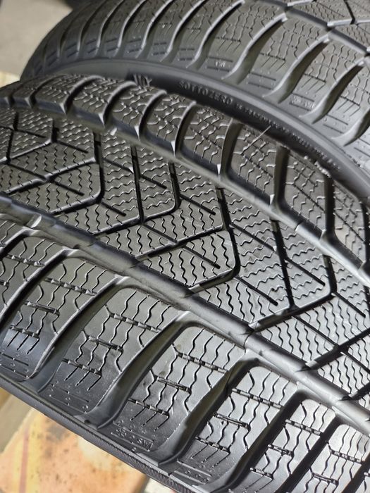 opony używane 225/45R18 Pirelli Winter Sottozero 3