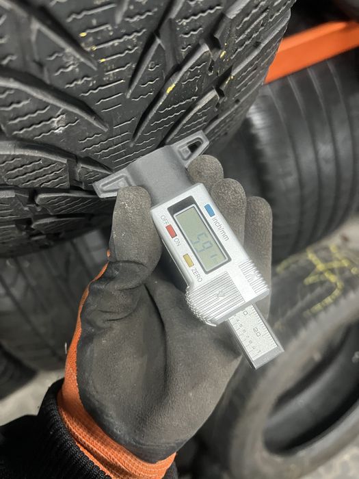 Шини,Резина,Пара,Зима 225/65/17 106H Nokian WR Suv 4