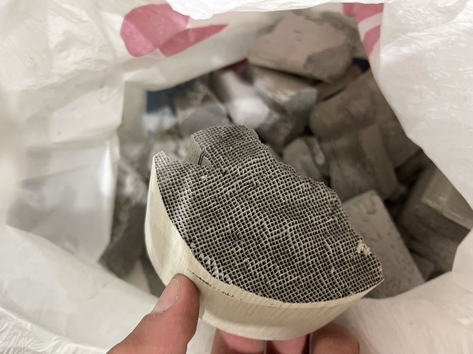 Скупка каталізаторів продати каталізатор прийом викуп здати сажовий