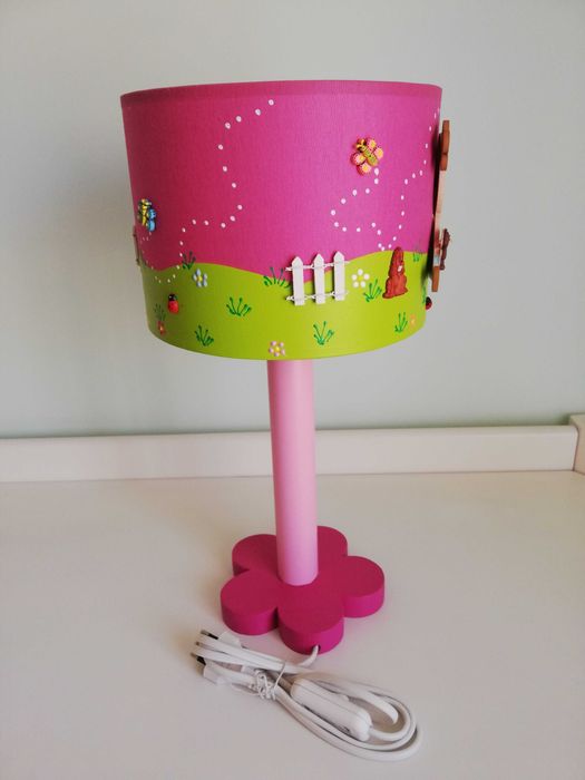 Candeeiro e Caixa para guardar fraldas com o nome Madalena