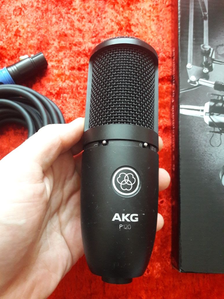 Мікрофон AKG P120