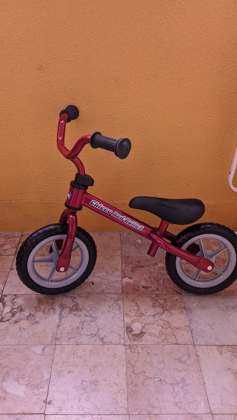 Bicicleta de aprendizagem Chicco Red Bullet
