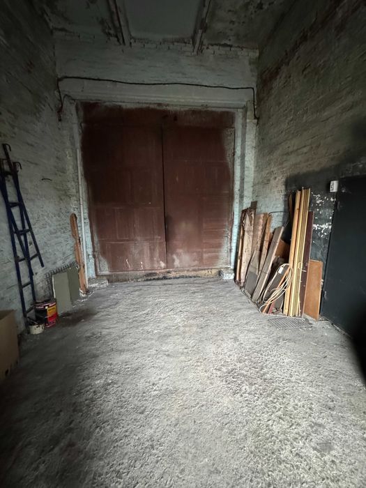 Комерційне приміщення під склад/виробництво в мікрорайоні "Зелений"