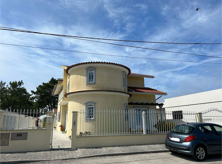 Moradia T4 para venda