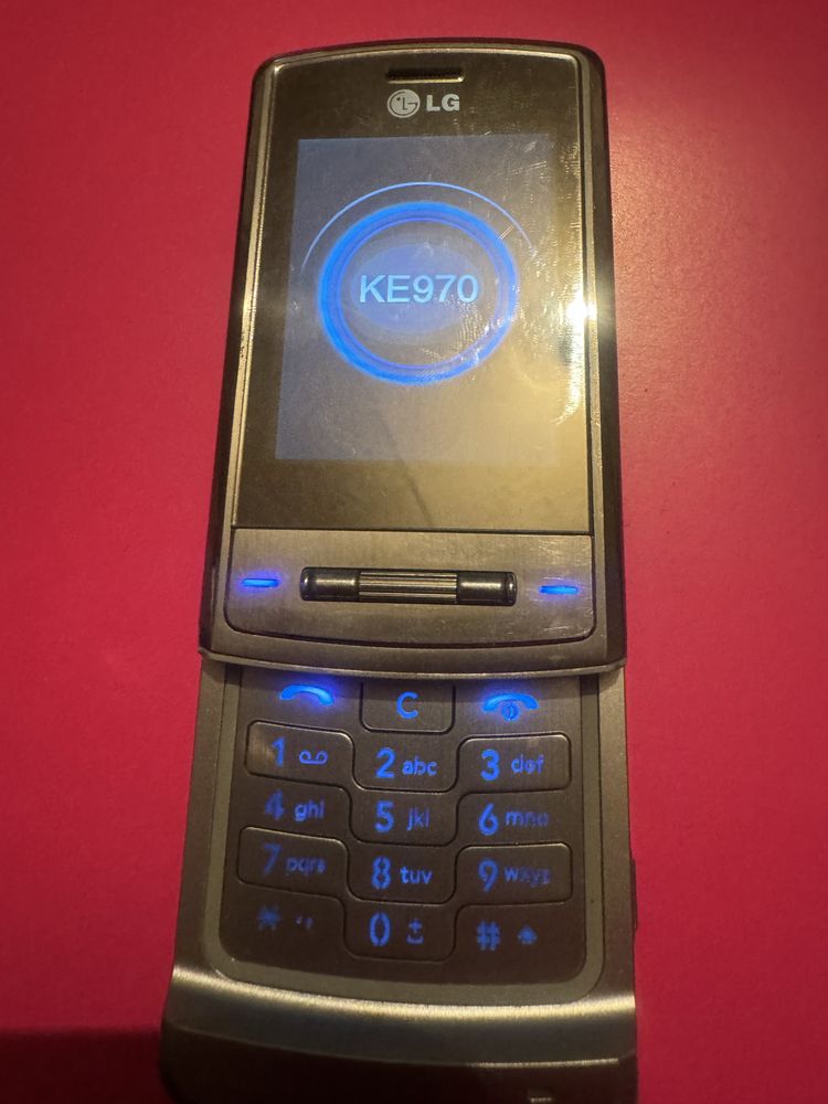 Telefon komurkowy kolekcjonerski LG KE970