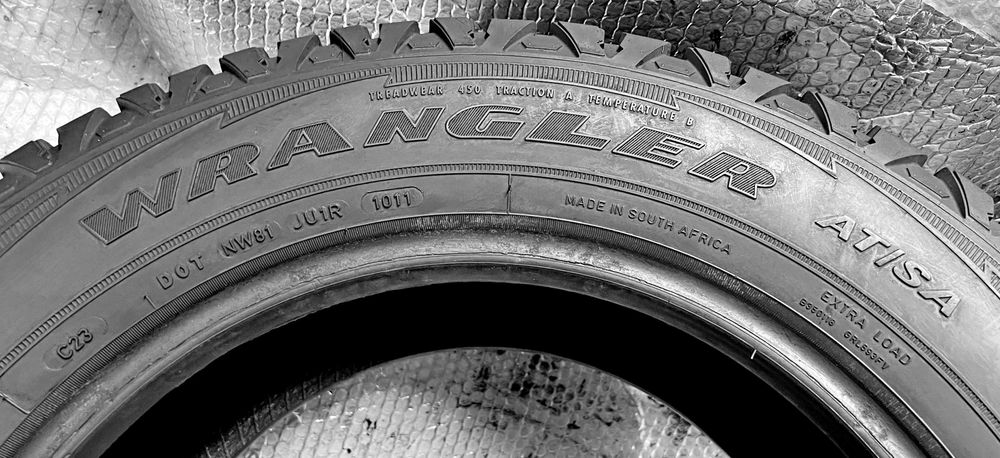 Шини Б/в 235.65.17 пара Goodyear