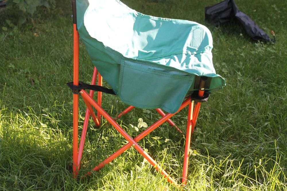 Туристичне крісло для відпочинку на дачі. Нове крісло