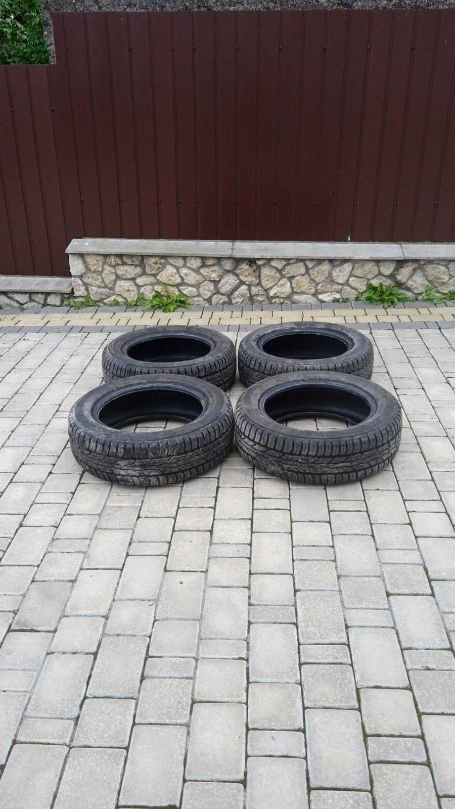 Продам авто шини  R 15