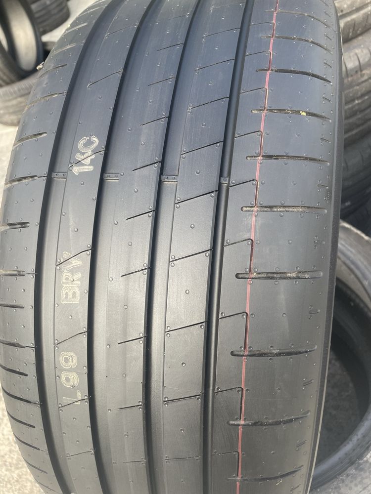 Шины летние 275/35/23 Pirelli Pzero Е