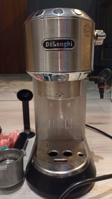 Ekspress do kawy de longhi dedica style EC685.M