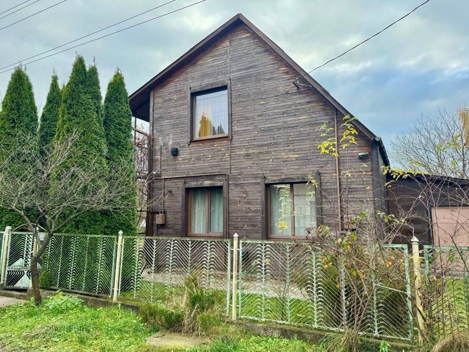 Продам дачний будинок