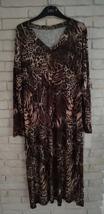 Włoska elastyczna sukienka drapieżny wzor plus size 46 48