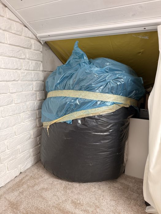 Styropian granulowany kulki. Wielki worek styropianu granulowanego