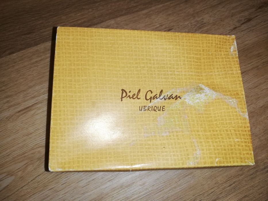 Carteira em pele original - nova