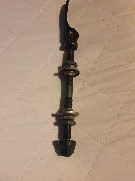 Oś piasty przód 108/8 mm szybkozamykacz ze szpilką komplet czarna NOWA