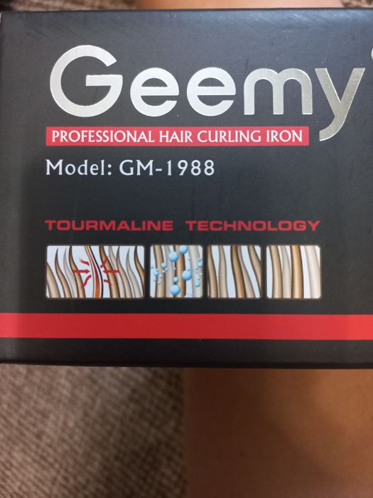 Тройная плойка для волос Geemy GM-1988