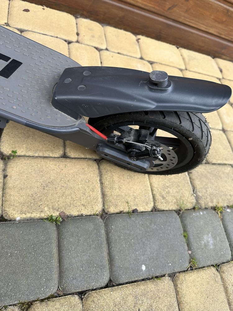 Hulajnoga elektryczna ducati