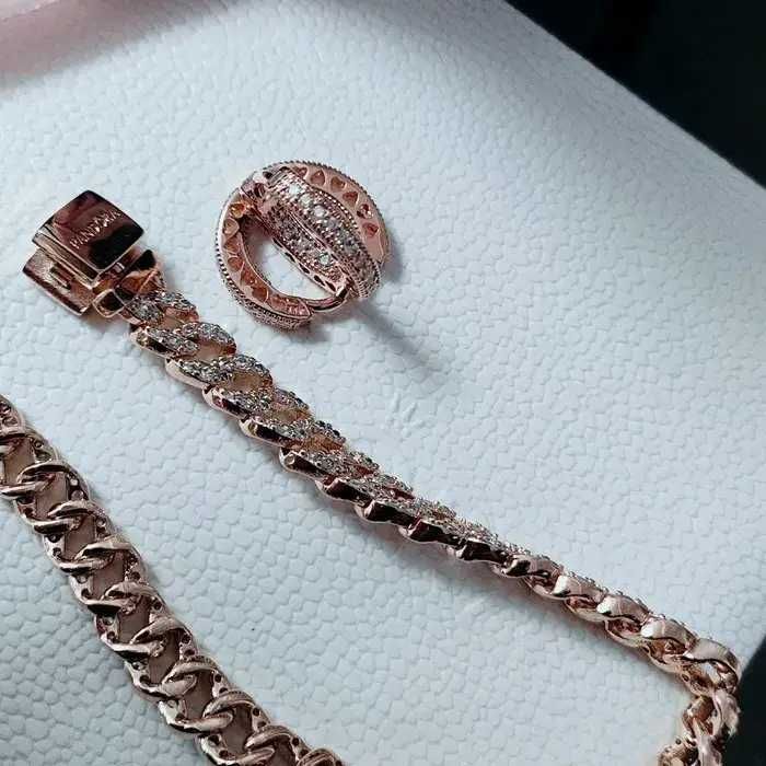 Браслет Пандора Сяюче Паве