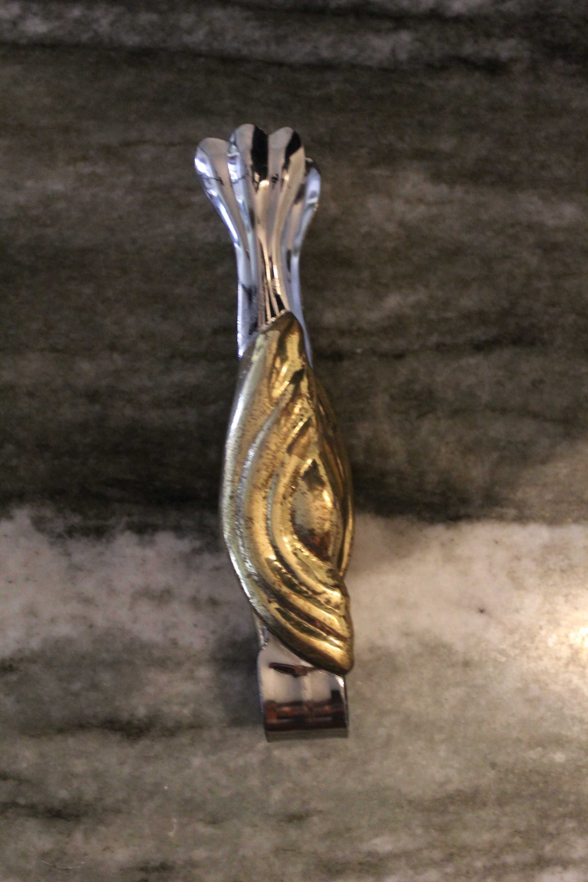 Pinça de gelo vintage, feita com dois metais diferentes.