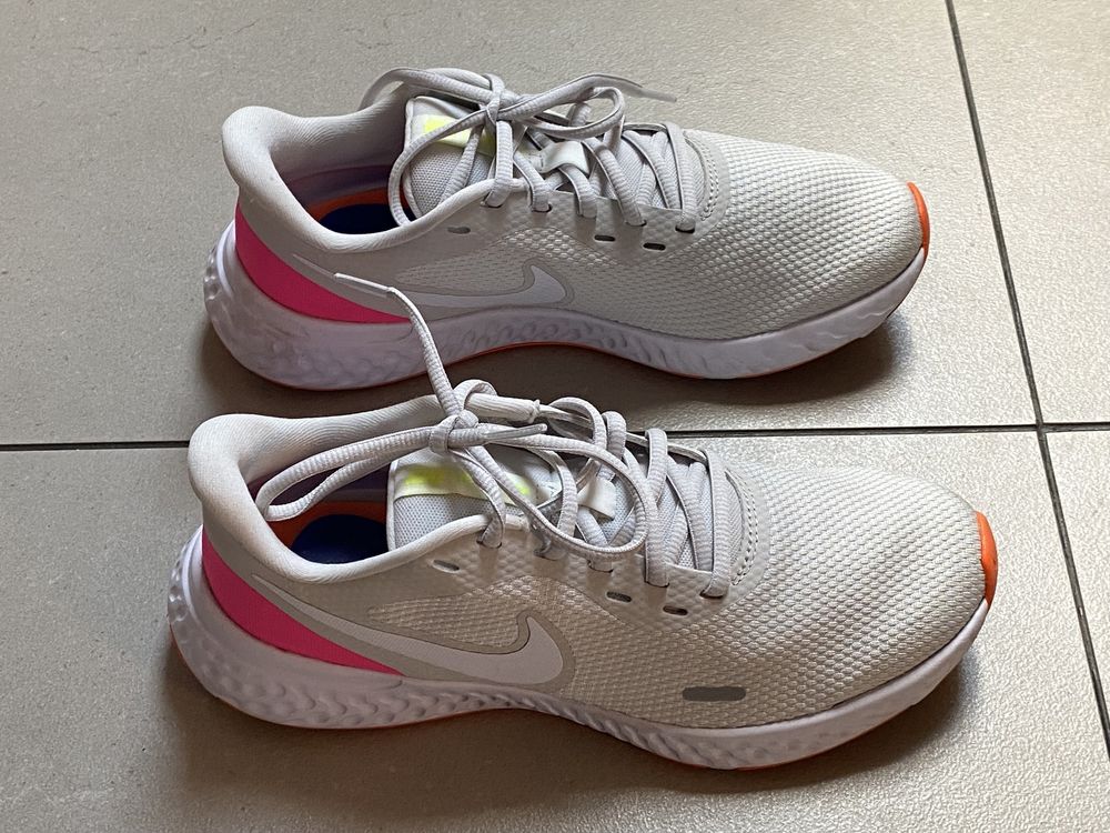 Nike Buty sportowe Revolution 5 r. 38