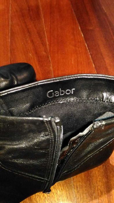 Botas de pele da marca Gabor. Novas.