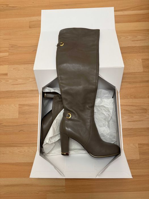 Стильні жіночі чоботи