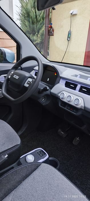 Міський електромобіль Cenntro Avantier  C