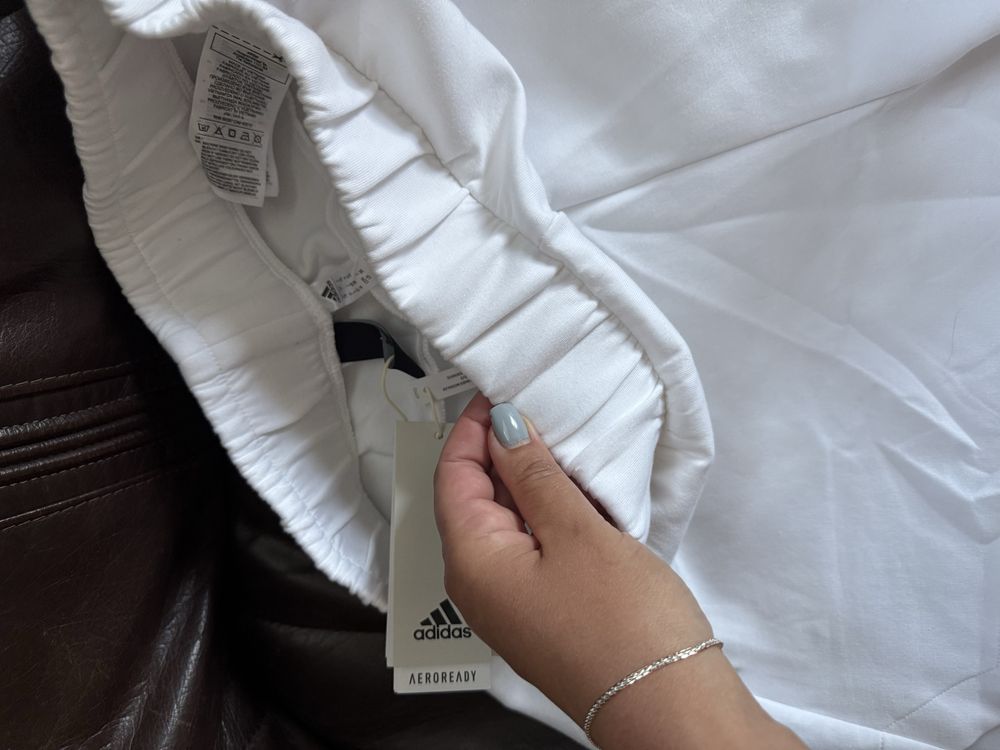 Шорти adidas оригінал л білі