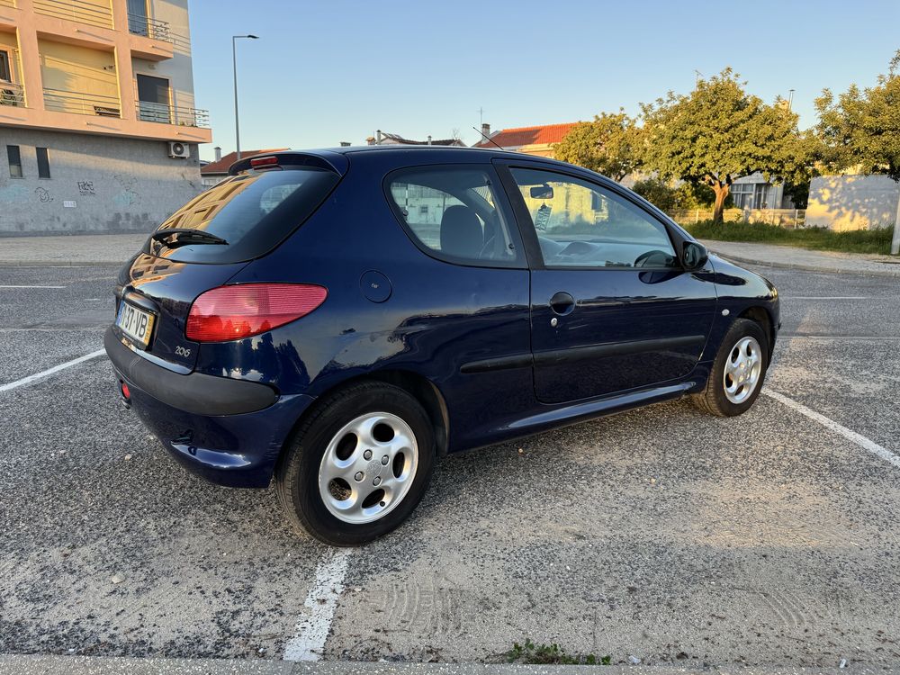 Peugeot 206 gasolina 159000km ano 2003