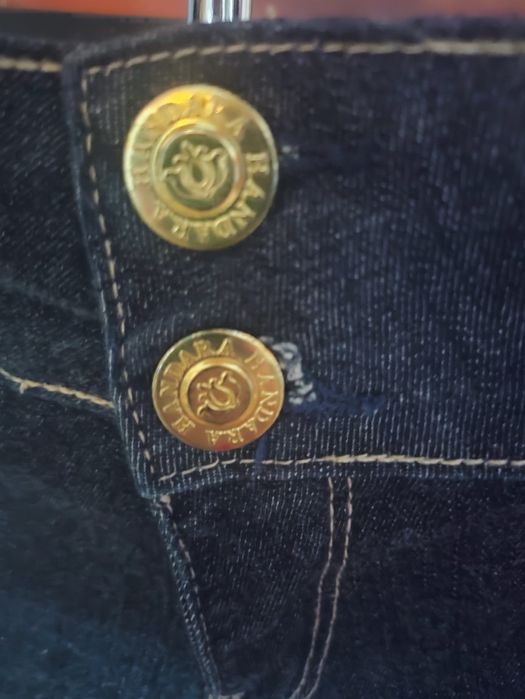 Calça de marca no Brasil