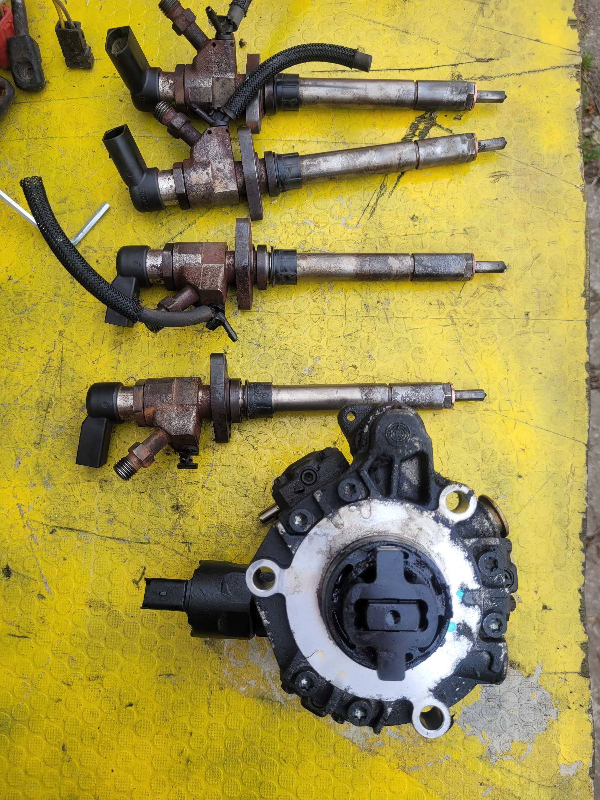 Wtryskiwacz wtryski Volvo v50 2,0  Hdi 96571  44580