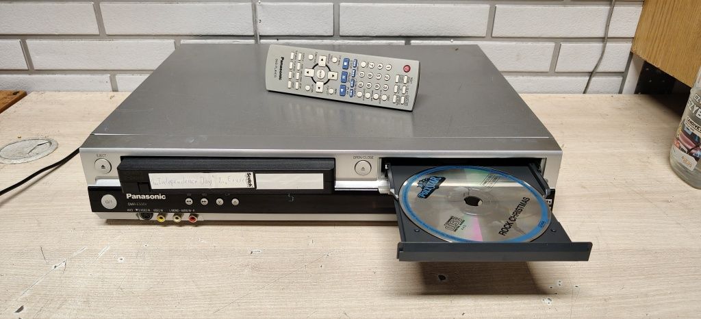 Nagrywarka VHS-DVD Panasonic DMR-ES35V. Po serwisie