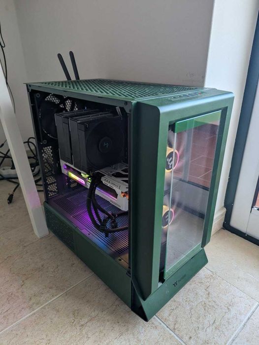 PC Gaming Aorus B650 Pro Ryzen 7800x3d RX 9070XT 64GB DDR5 PM9a1 2TB