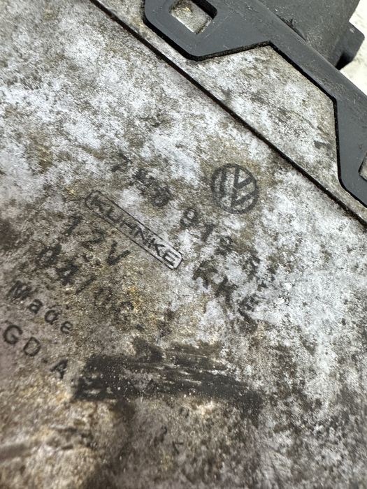 Volkswagen Transporter T5 moduł sterownik wentylatorów 2.5 TDI