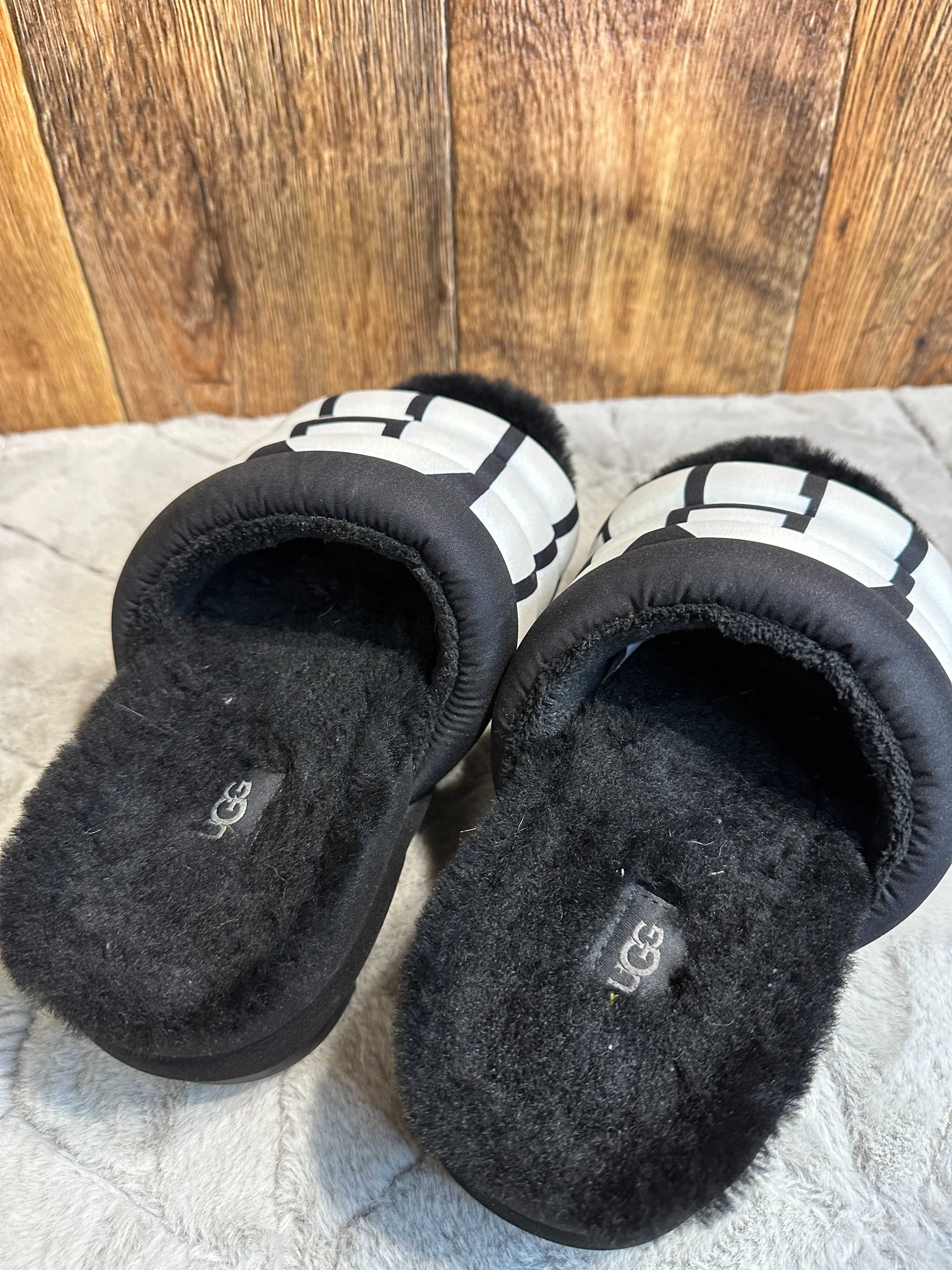 Kapcie damskie UGG Maxi Slide Logo 38