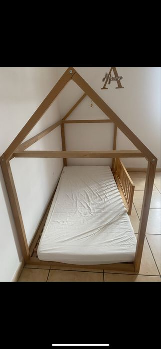 Cama com colchao para crianca