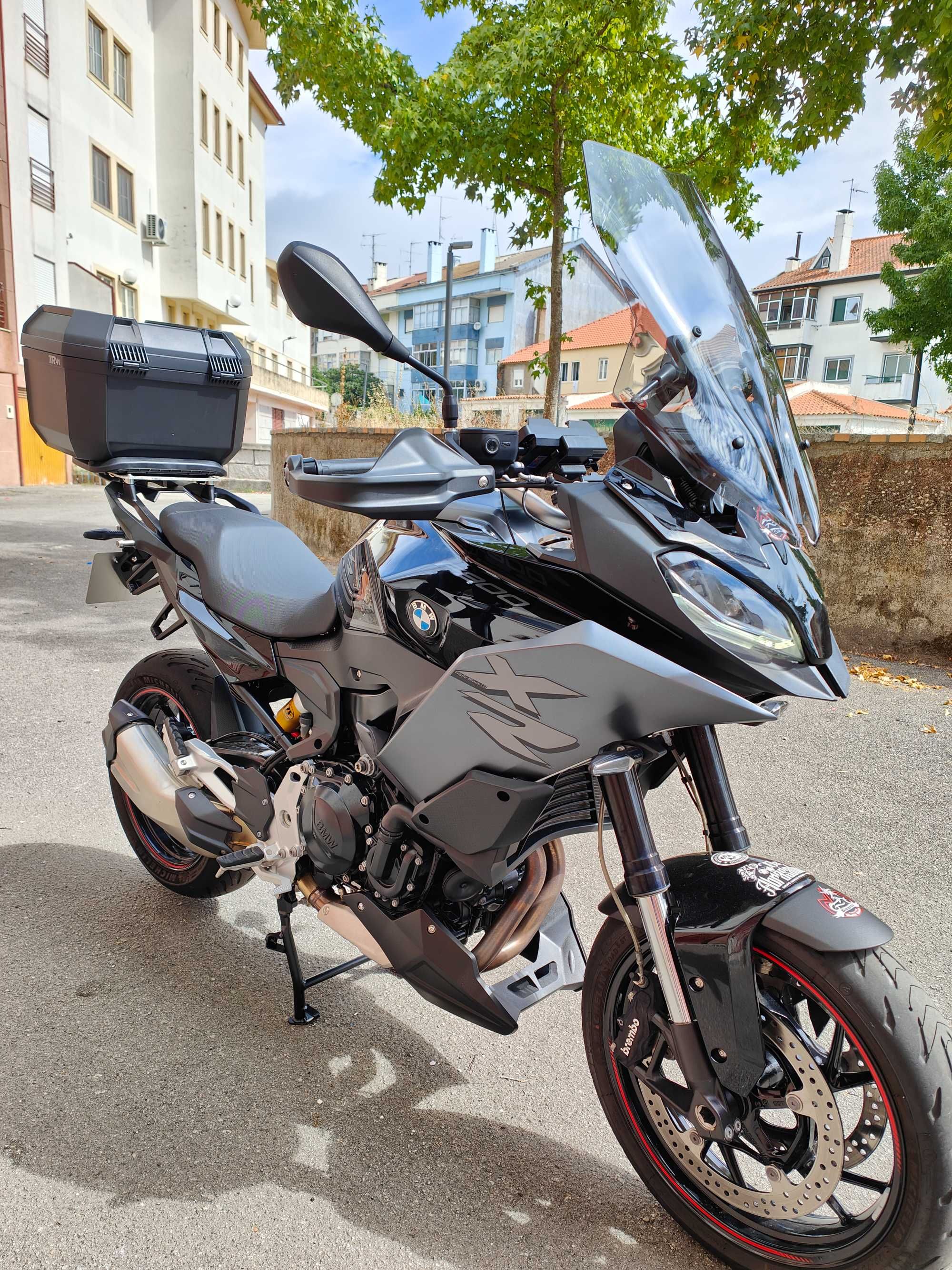 BMW F 900 XR Triple Black Full Extras