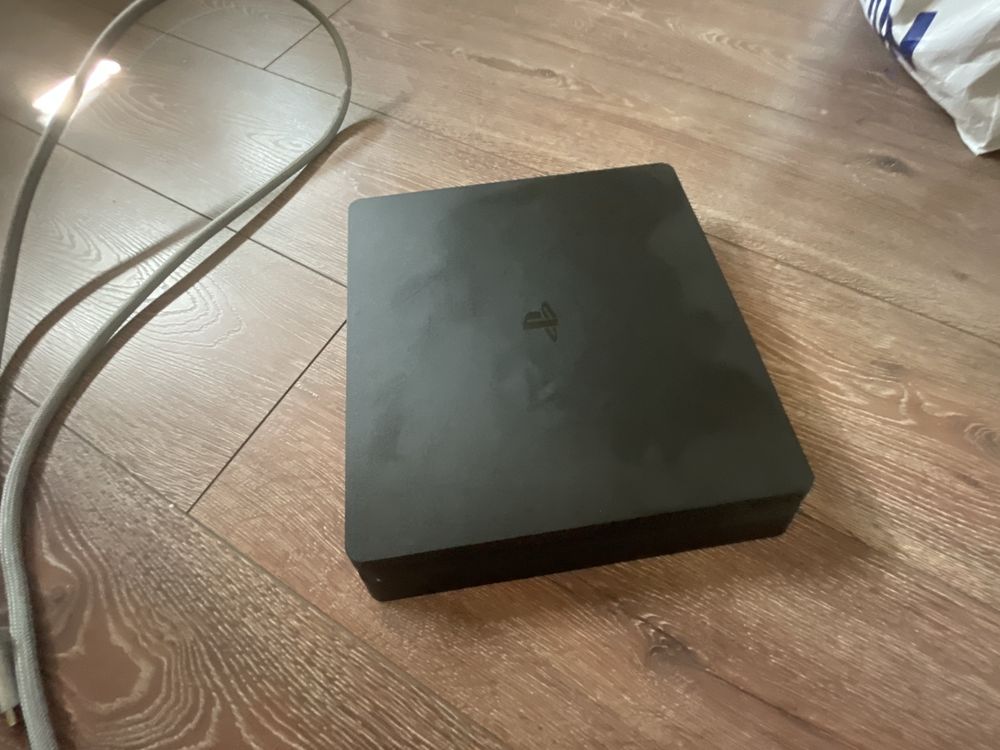 PlayStation 4 SLIM dobry stan uzywany cena do NEGOCJACJI
