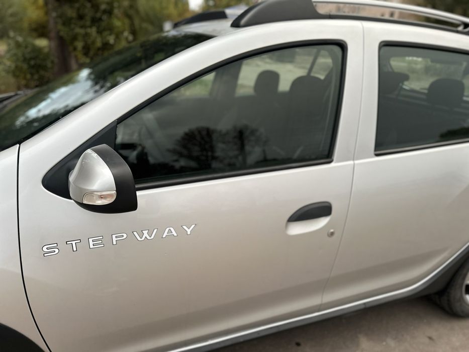 Reno sandero stepway 2013 год 1.5 дизель в очень хорошем состоянии