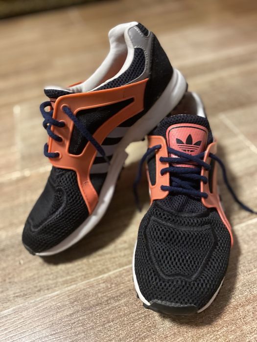 Продам кроссовки adidas original