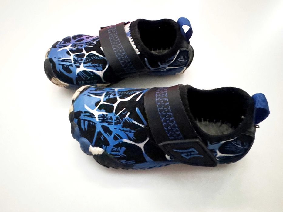 Buty do wody, na plażę, do nurkowania, elastyczna podeszwa 24-stan bdb