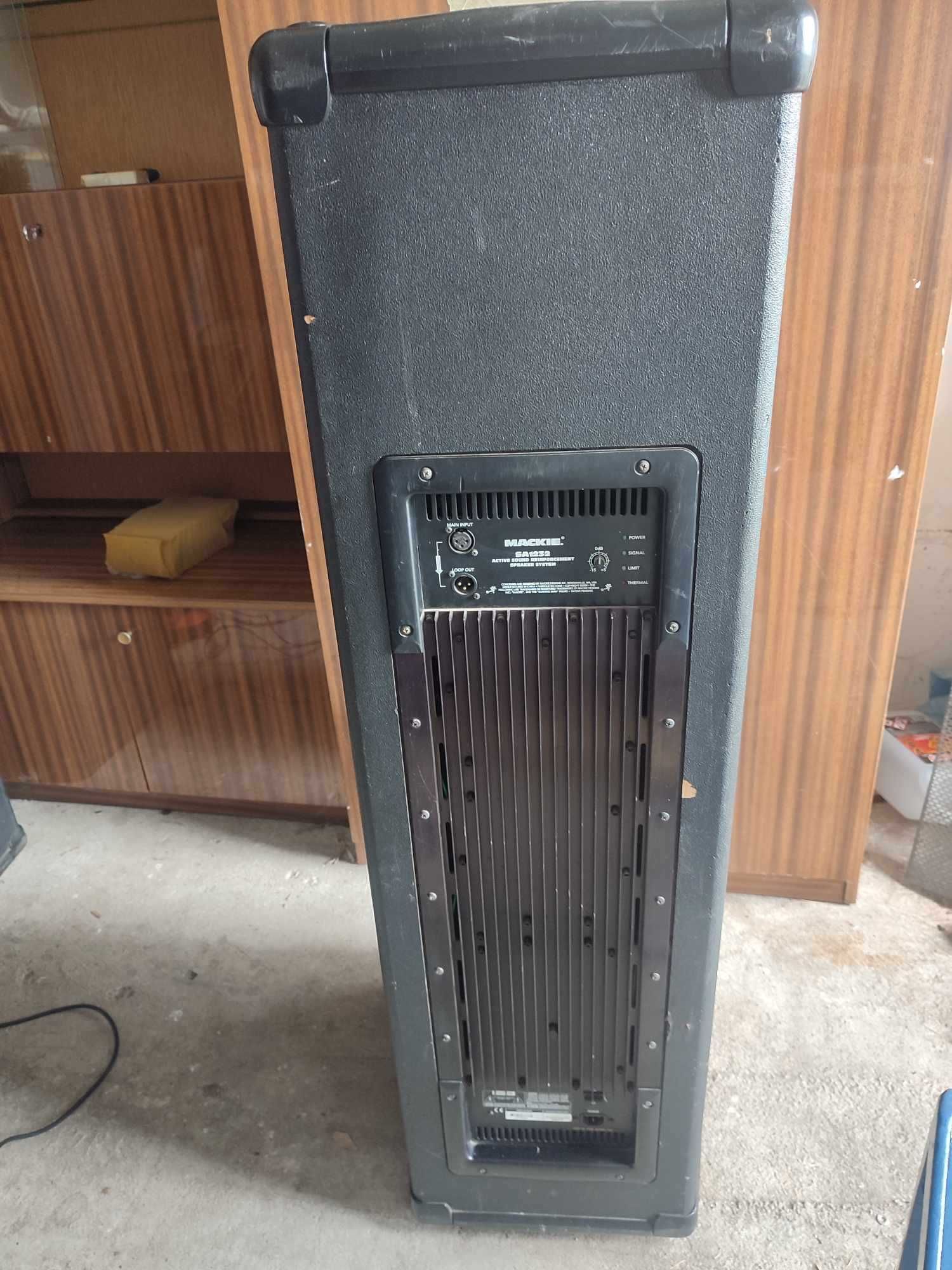 Mackie SA 1232 kolumna głośnikowa 1300W RMS USA