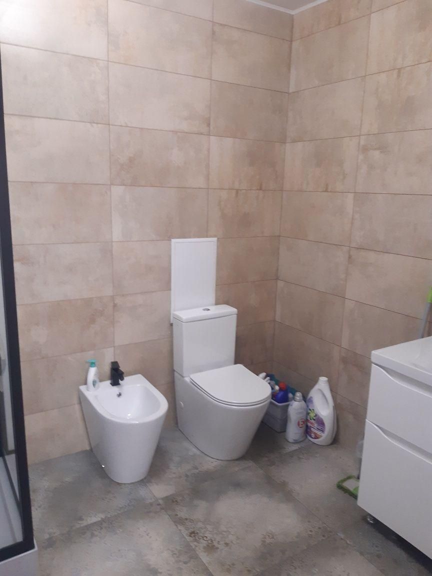 Продаю 2 кв.в центрі