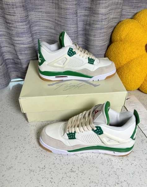 Jordan 4 SB Sosnowa zieleń 44