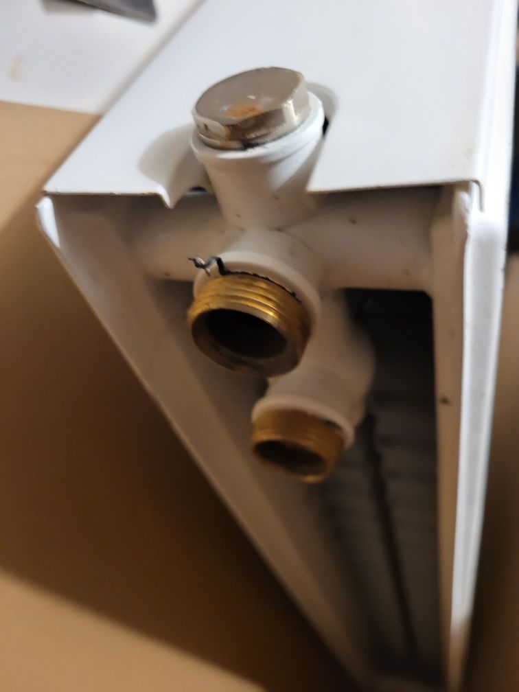 Kaloryfer Termo Teknik z głowicą termostatyczną nowy